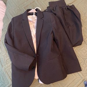 Boys H&M suit with white under shirt